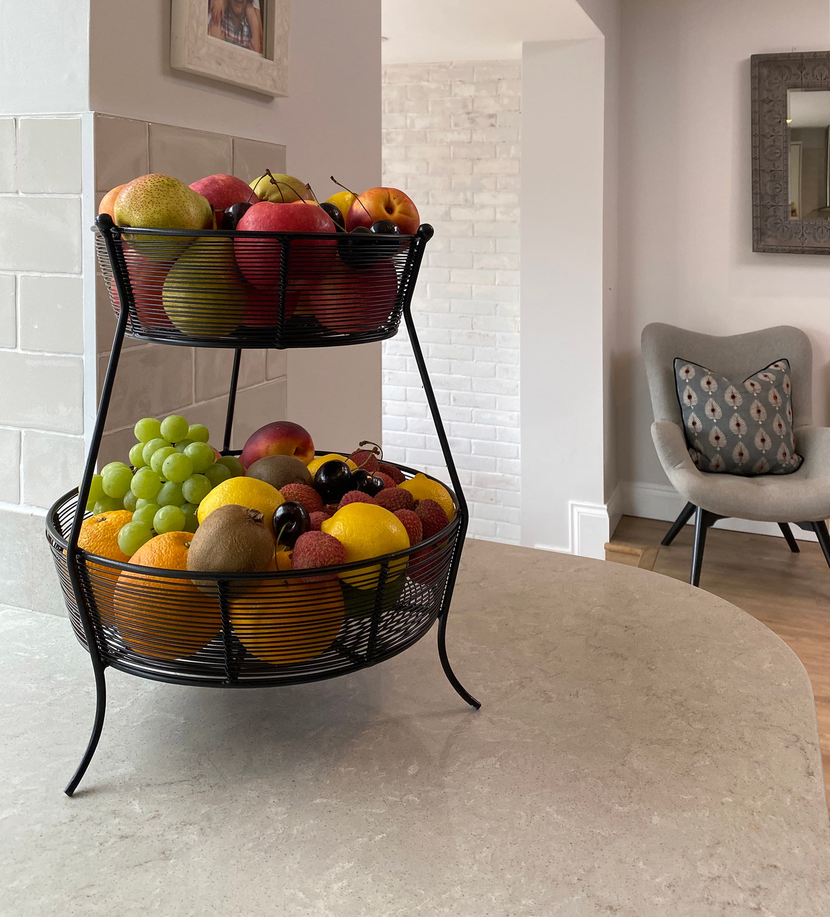 Two-tier fruit basket — Black finish, with the Gold finish detail